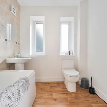 Exclusive House For Contractors And Families Holiday home