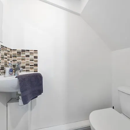 Exclusive House For Contractors And Families