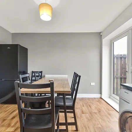 Exclusive House For Contractors And Families