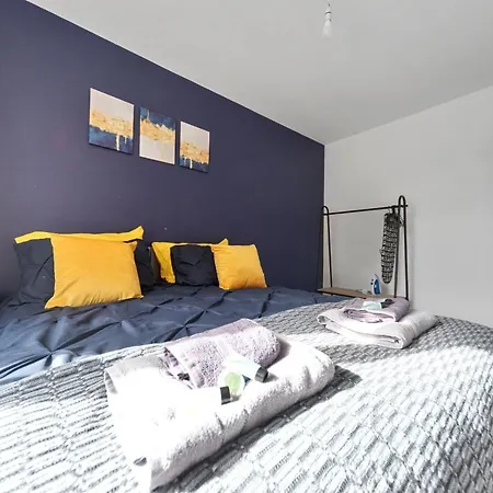 Exclusive House For Contractors And Families * Bradford (West Yorkshire)