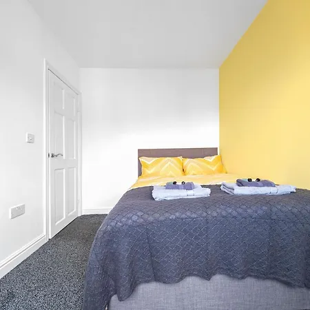 Exclusive House For Contractors And Families