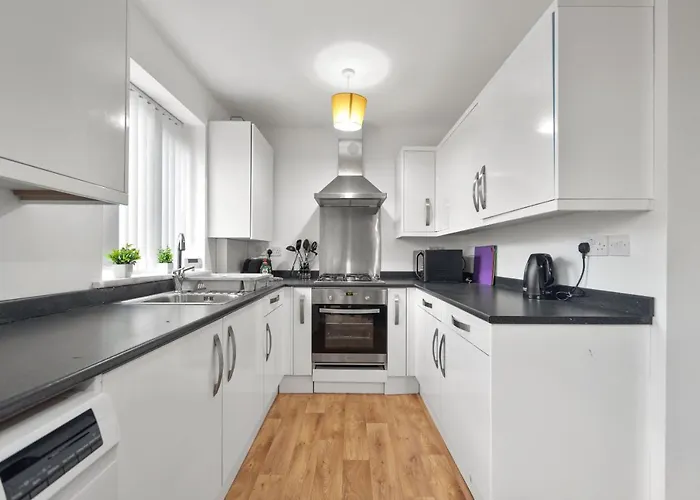 Exclusive For Contractors And Families * Bradford (West Yorkshire)