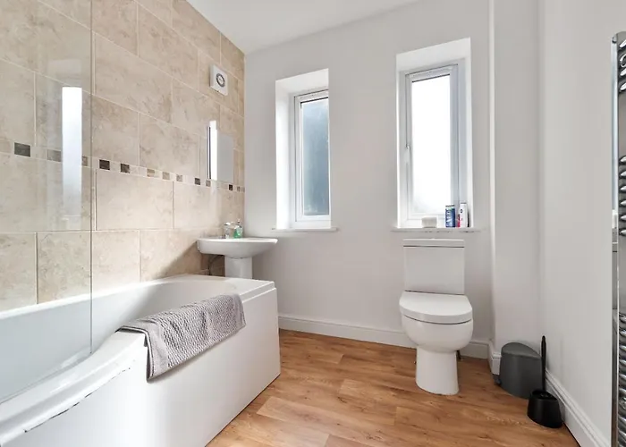 Exclusive For Contractors And Families * Bradford (West Yorkshire)