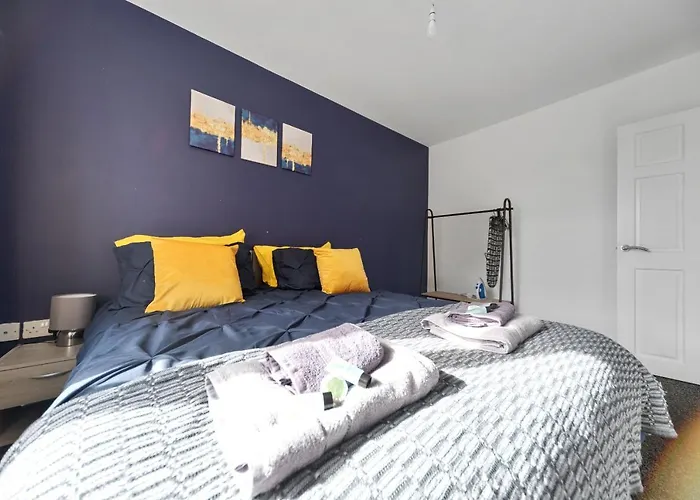 Exclusive For Contractors And Families * Bradford (West Yorkshire)