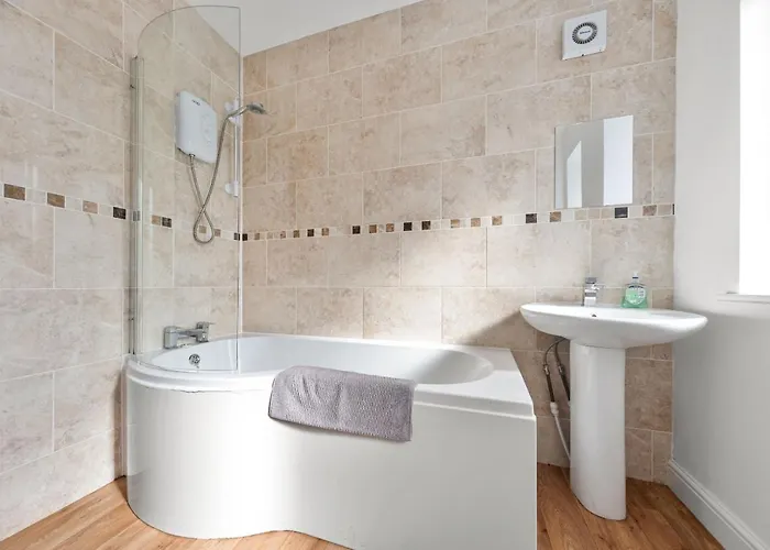 Exclusive For Contractors And Families Bradford (West Yorkshire)